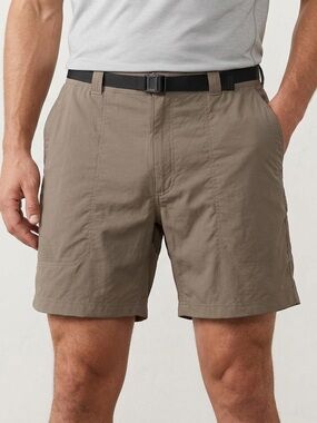 L.L. Bean Men's Dusty Olive Hybrid Cargo Shorts Size 44. 6” inseam  EUC